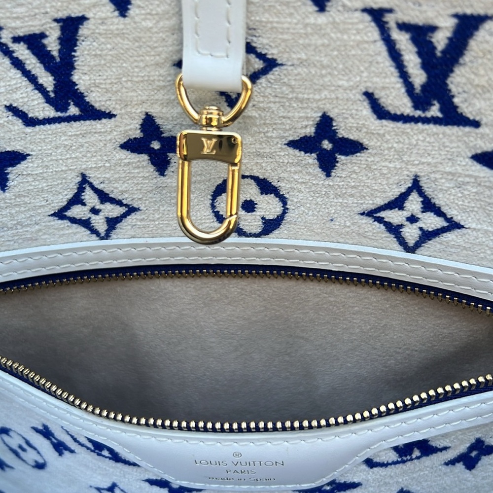 $125 ENTRY for this LTD BLUE VELVET 2022 LV NEVERFULL Customer Appreciation - Picture 16 of 17